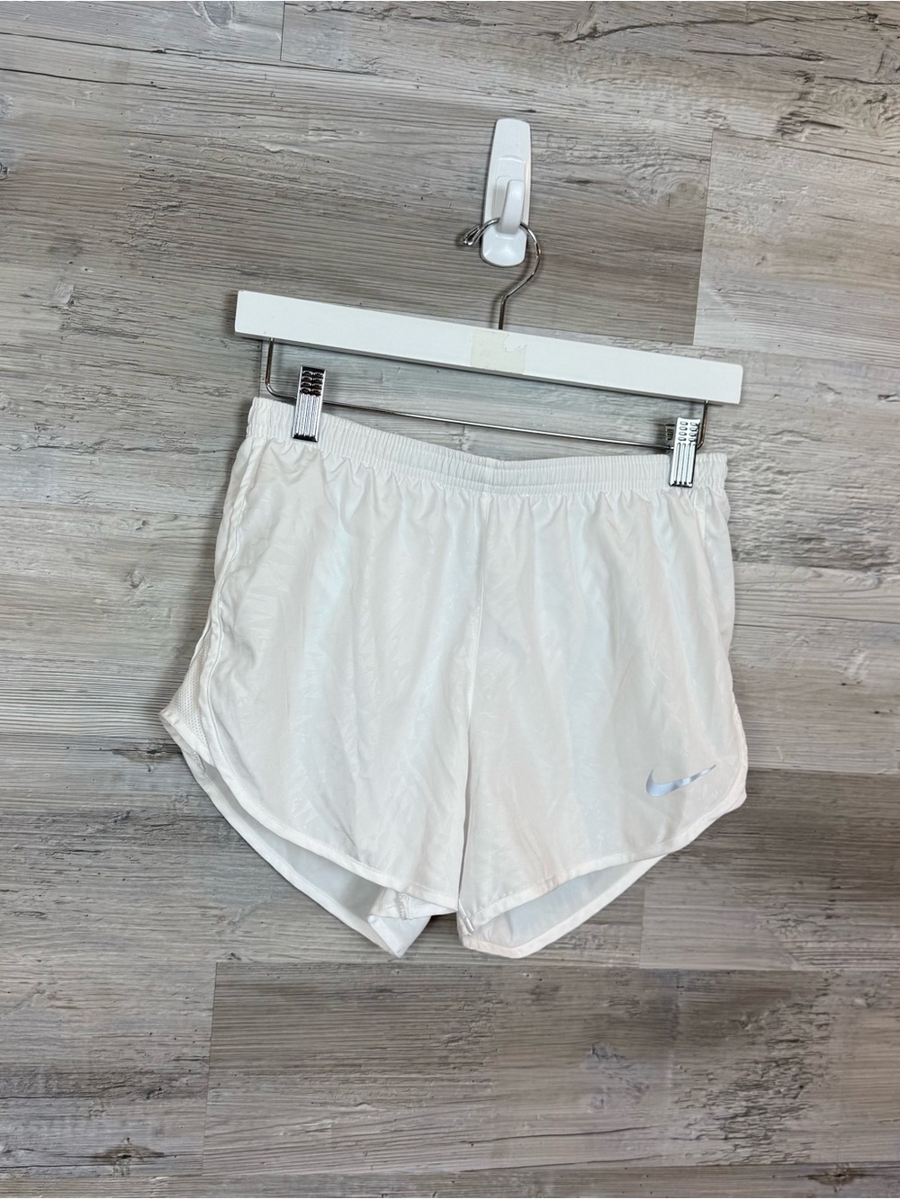 Nike Dri-FIT Modern Tempo Embossed Running Shorts White Size S Lined Active - Picture 8 of 8
